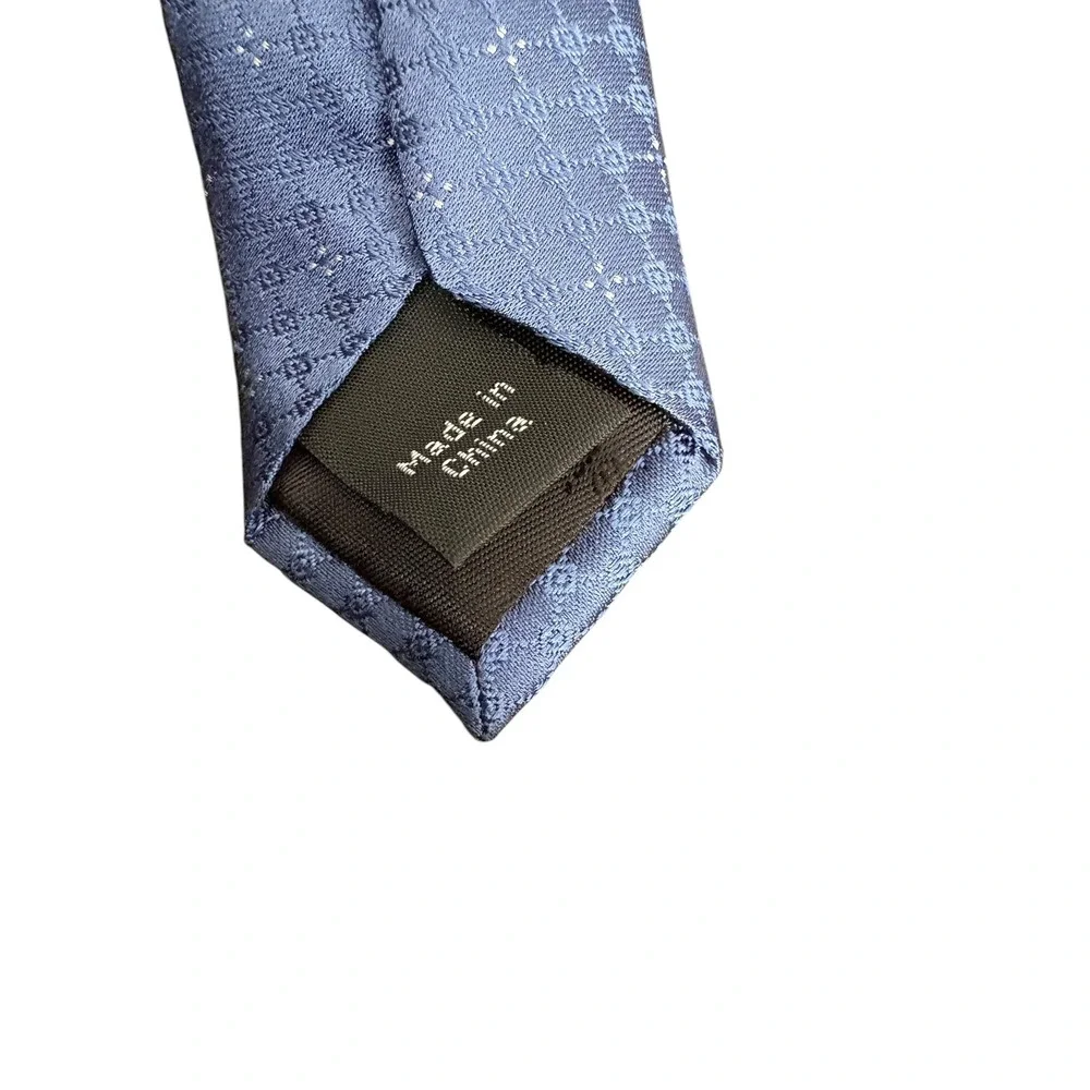 Calvin Klein 100% Silk Tie Mens Medium Blue Geometric Pattern 59